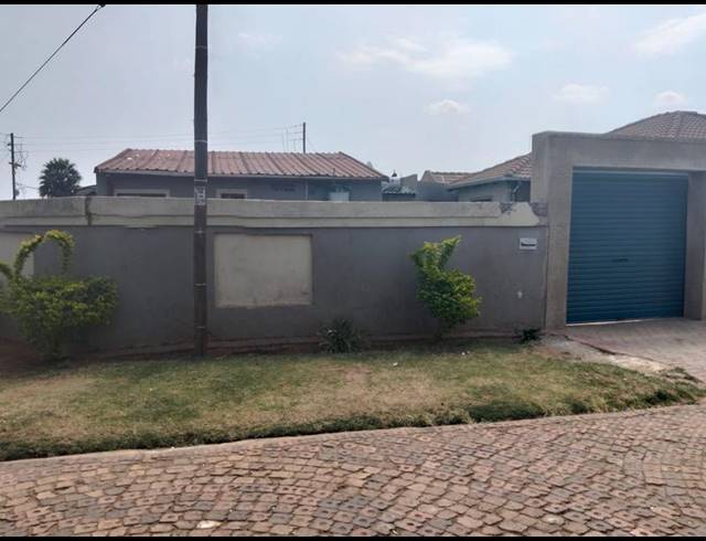 3 BEDROOM HOUSE FOR SALE IN GLEN RIDGE